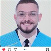 Tengo la carrera de Historia del Arte, un máster en patrimonio y otro en formación de profesorado, me considero dinámico y alegre